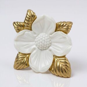 Vintage Monet Dogwood Flower Brooch – Frosted Glass & Gold Tone Leaves